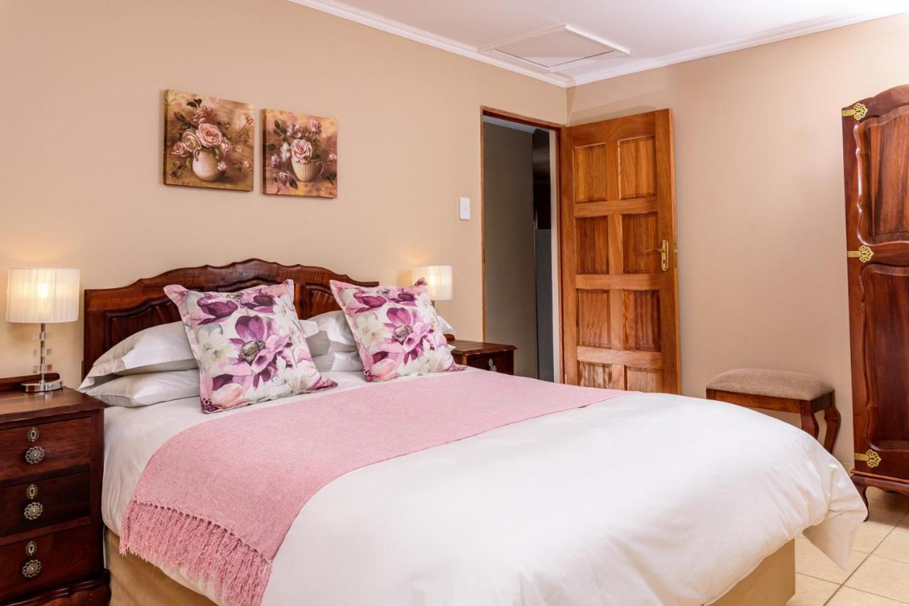 Bon Accord Farm Cottages 몬터규 외부 사진
